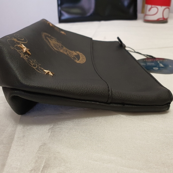 Harry Potter Hogwarts Cosmetic Bag - Picture 13 of 16